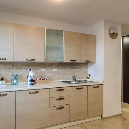 Apartmán Mima Comfort, Free Guarded Private Parking And Gym *